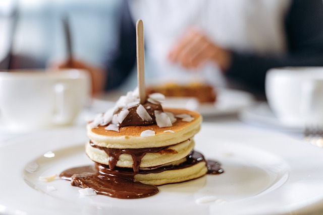 Fluffy Gluten-Free Chocolate Pancakes for Breakfast